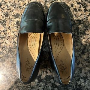 Black lifestride heels